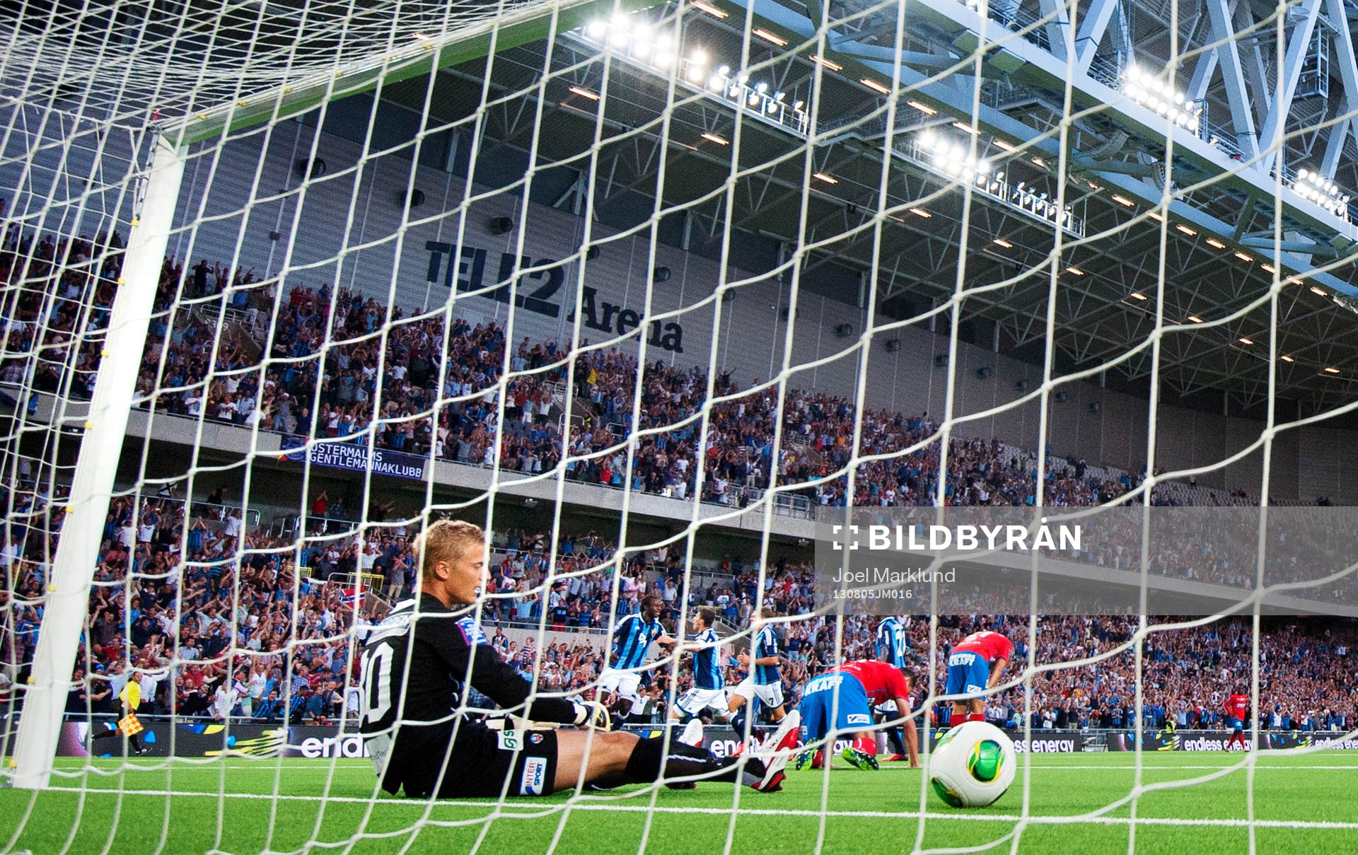 Helsingborgs målvakt Pär Hansson deppar samtidigt som