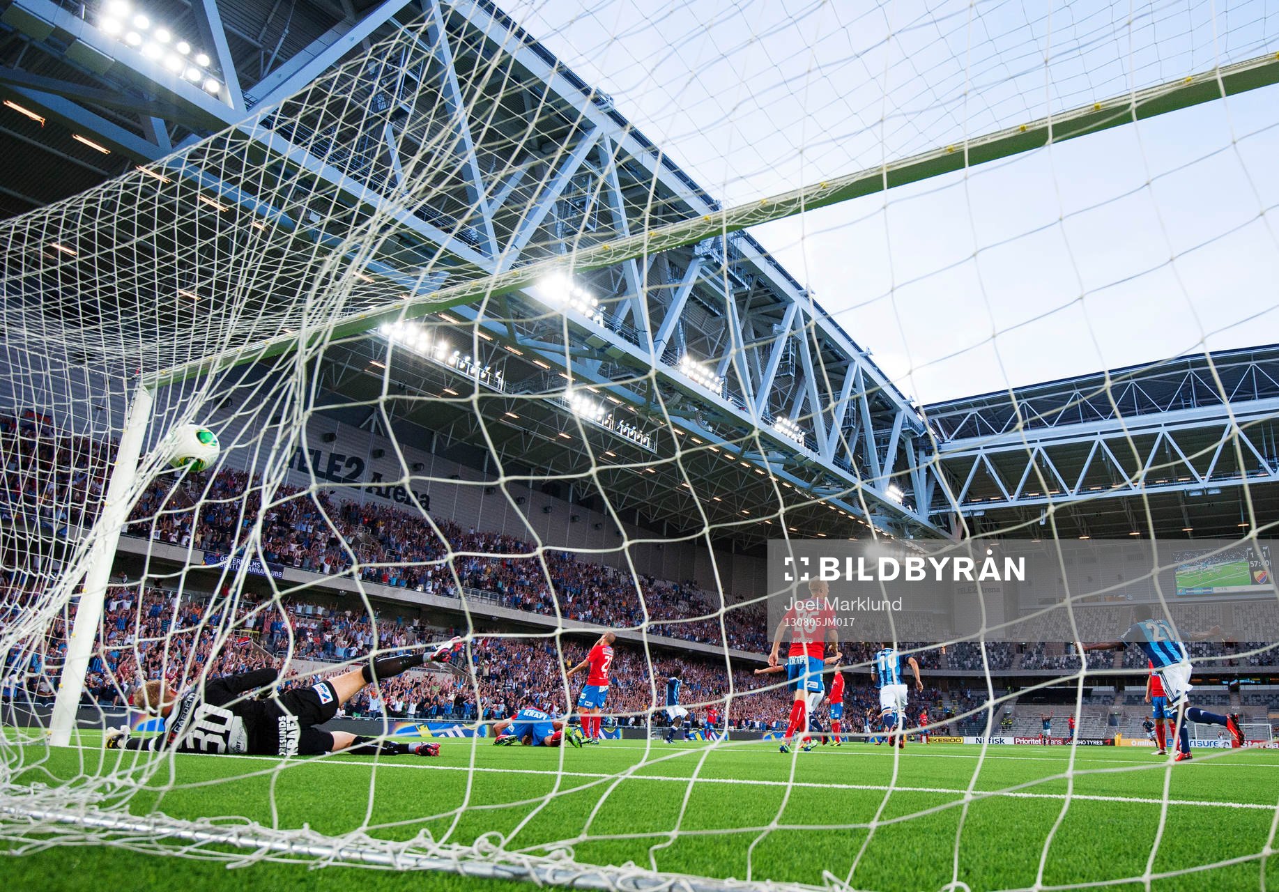 Helsingborgs målvakt Pär Hansson släpper in 2-1-målet