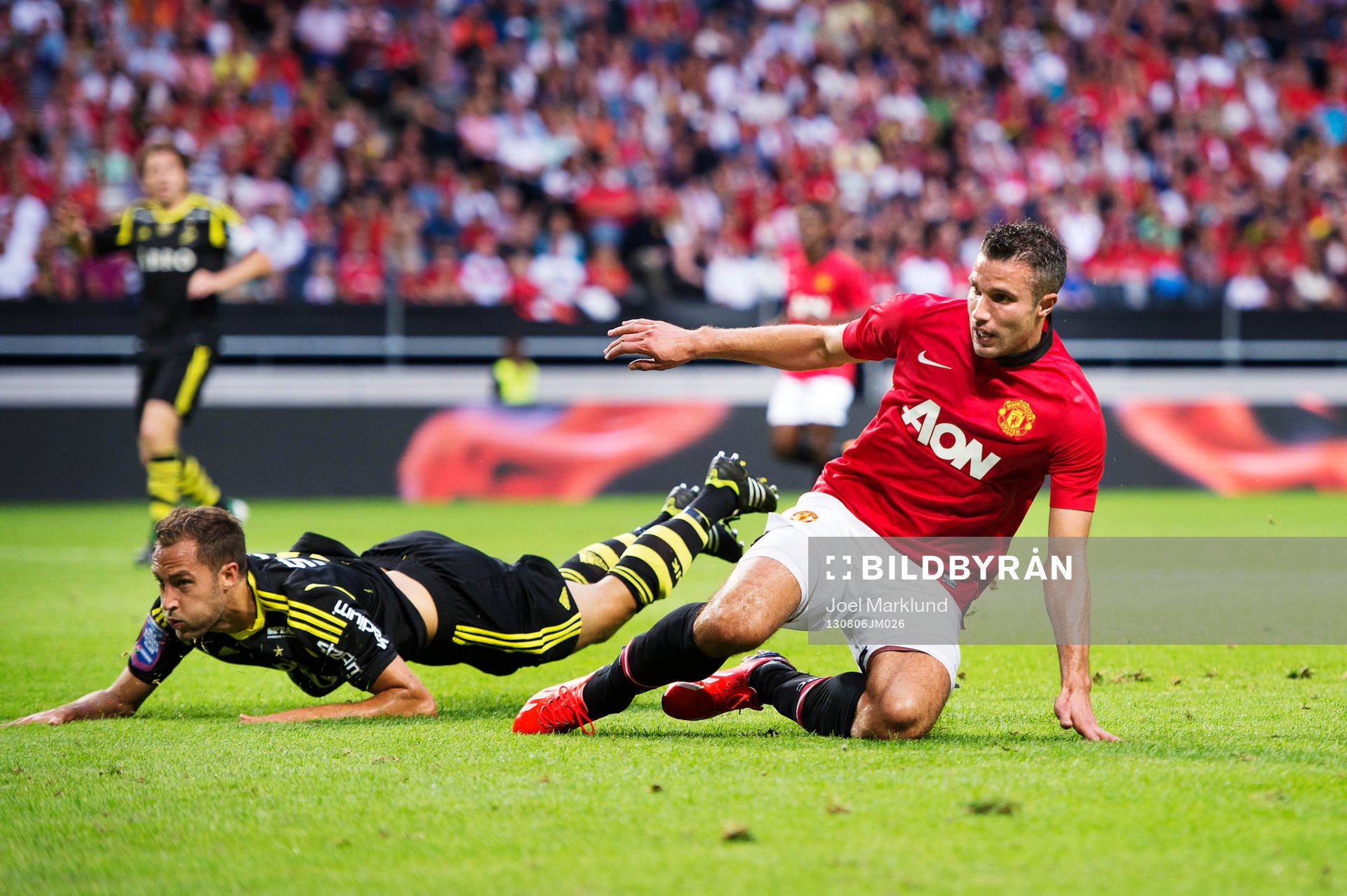 s Niklas Backman och Manchester Uniteds Robin van Persie
