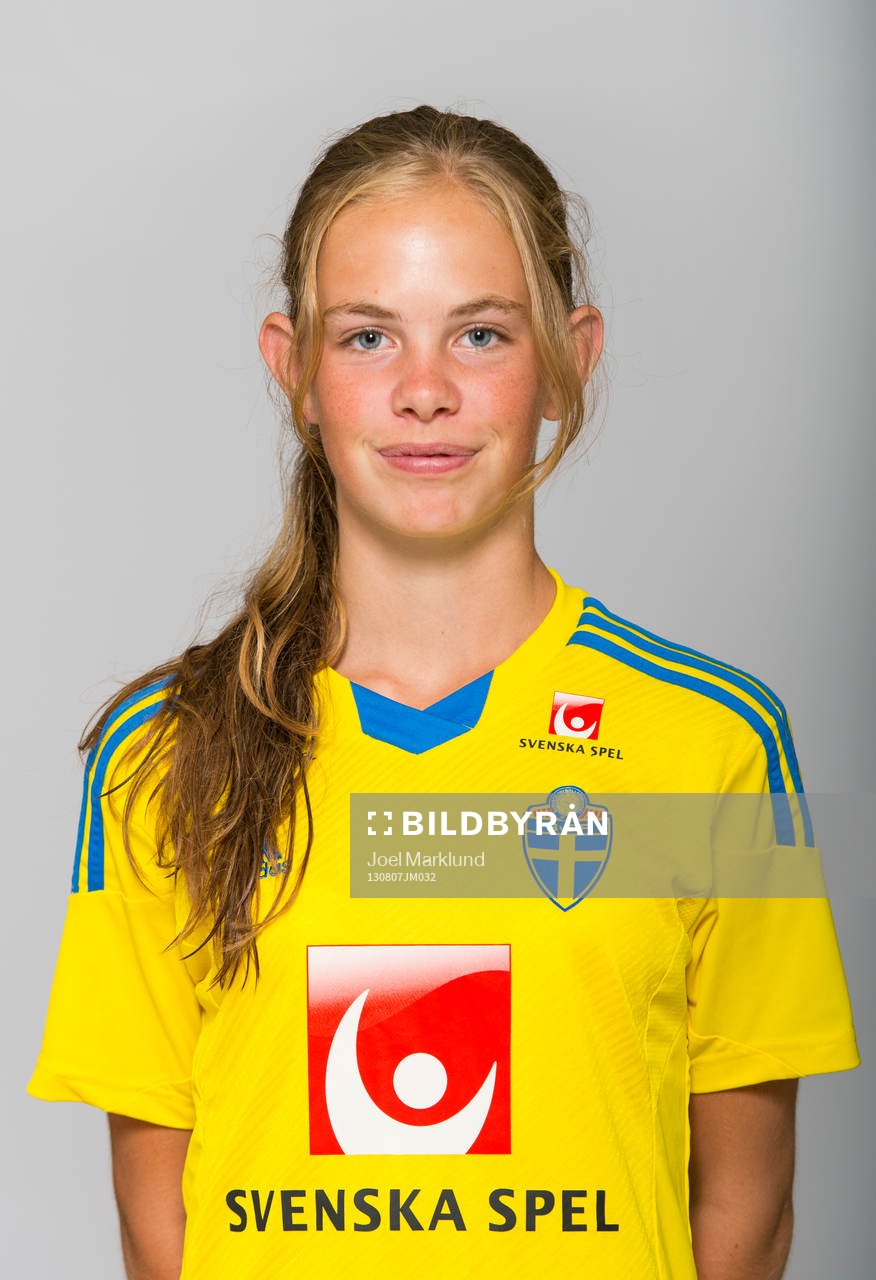 Lovisa Norrby, spelare i F15/98-landslaget