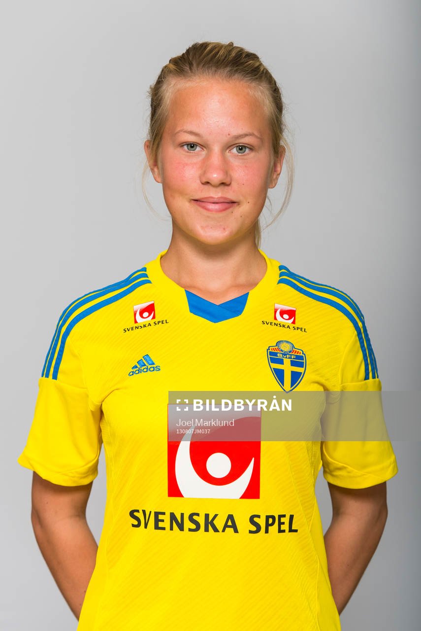 Agnes Aronsson, spelare i F15/98-landslaget