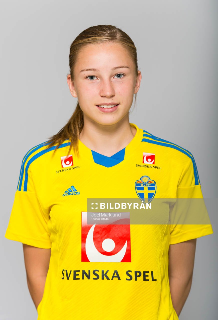 Paulina Longum, spelare i F15/98-landslaget