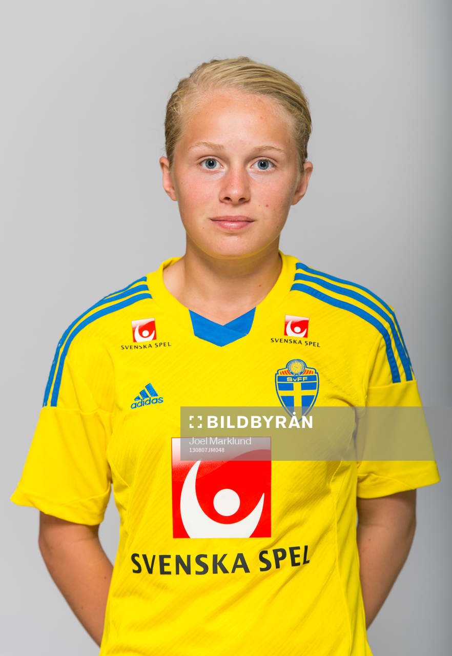 Emilia Larsson, spelare i F15/98-landslaget