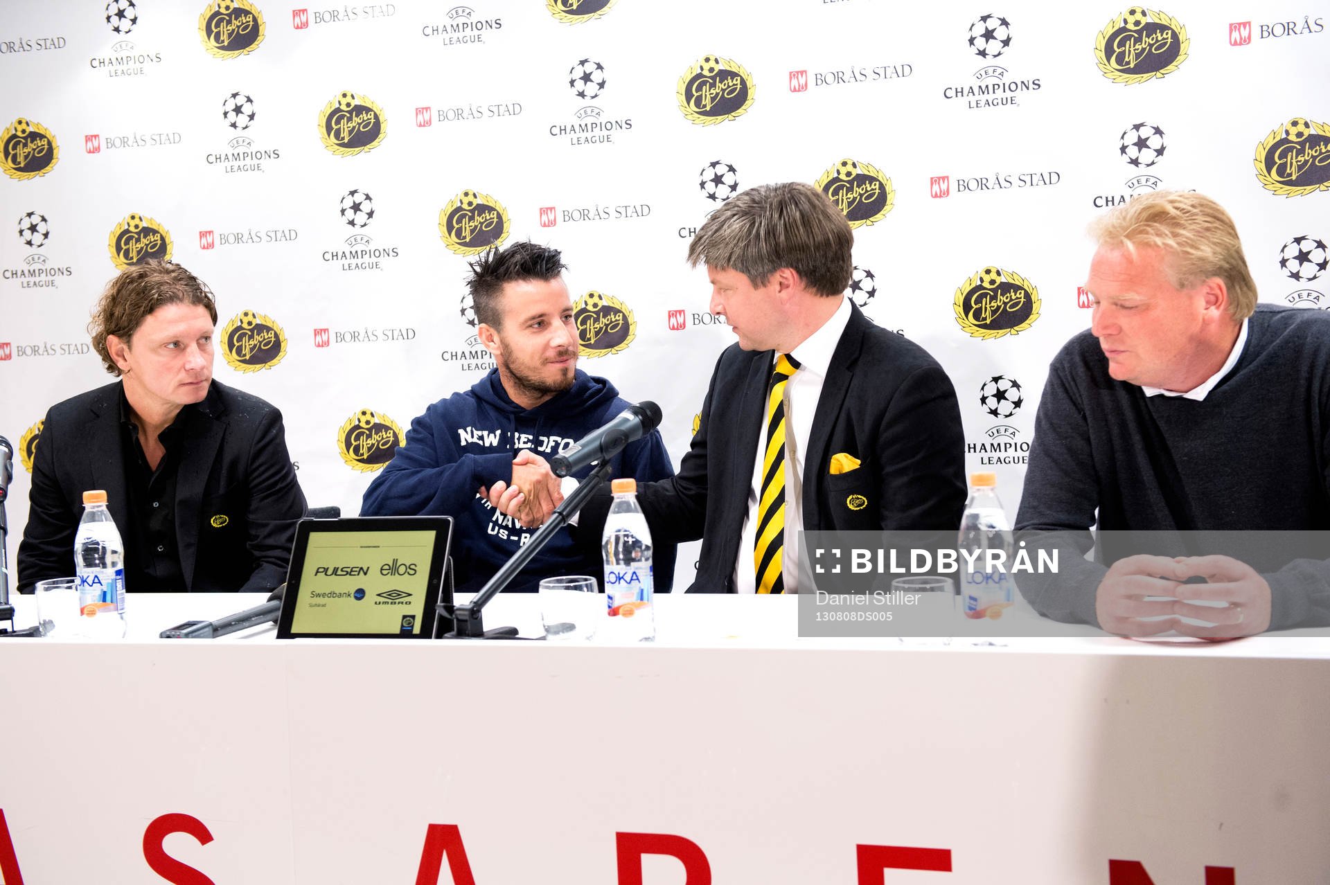 Ordförande Bosse Johansson från Elfsborg presenterar