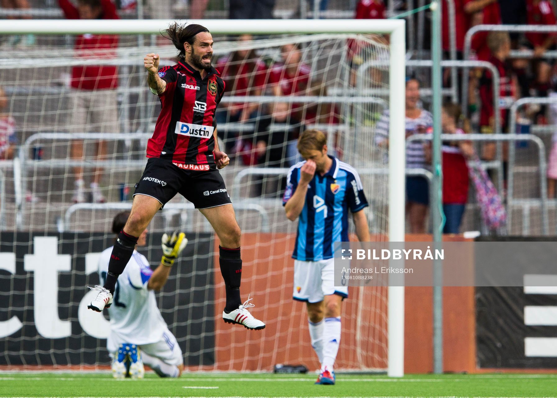 Brommapojkarnas Andreas Eriksson gör 3-0 för