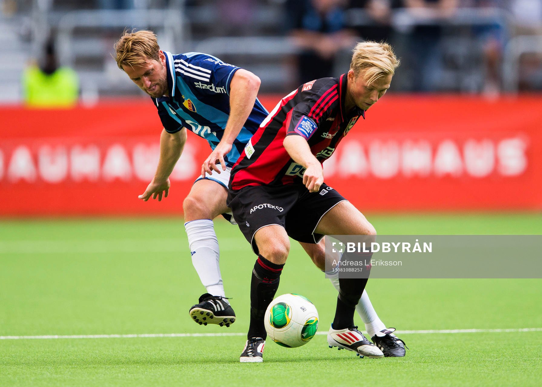 Djurgårdens Peter Nymann Mikkelsen och Brommapojkarnas