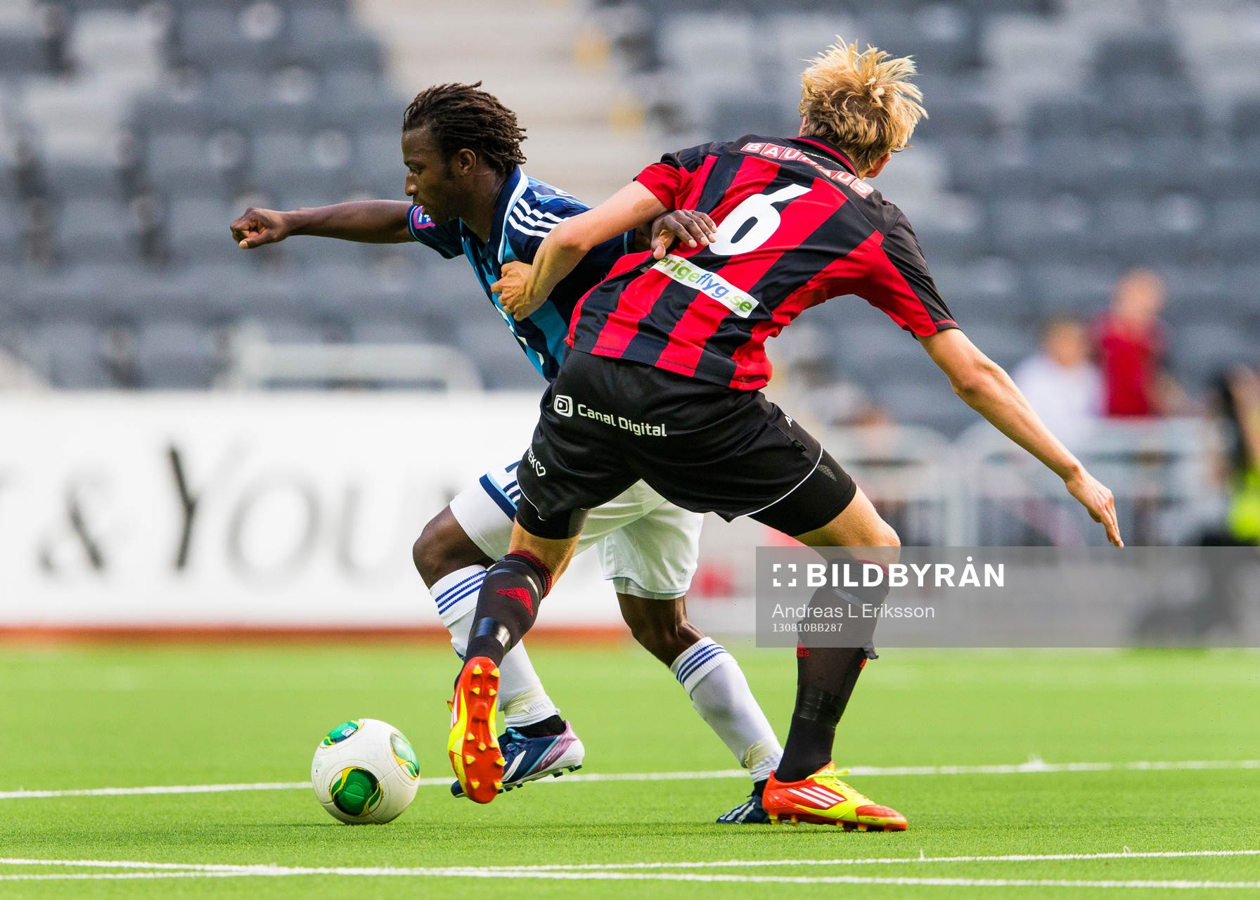 Djurgårdens Amadou Jawo och Brommapojkarnas Joakim Lindner