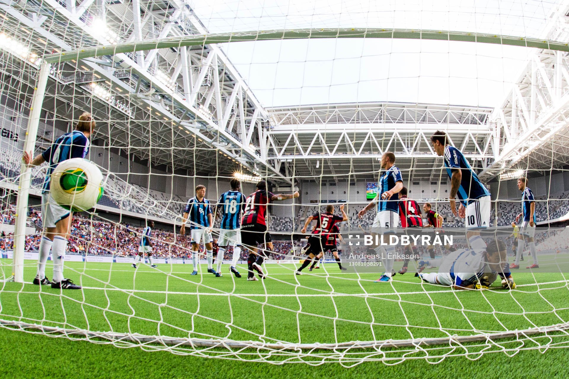 Brommapojkarnas Panajotis Dimitriadis (m) jublar