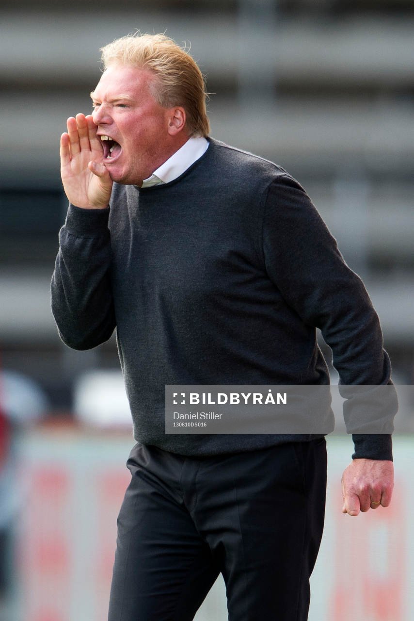 Elfsborgs tränare Jörgen Lennartsson i fotbollsmatchen mellan Elfsborg och Kalmar i Allsvenskan den 10 augusti 2013 i Borås .