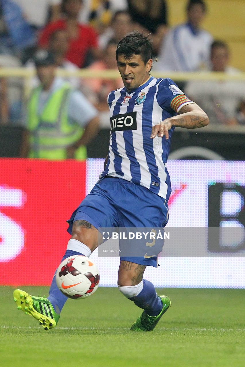 Lucho Gonzalez  - 10.08.2013 - Porto / Vitoria Guimaraes -