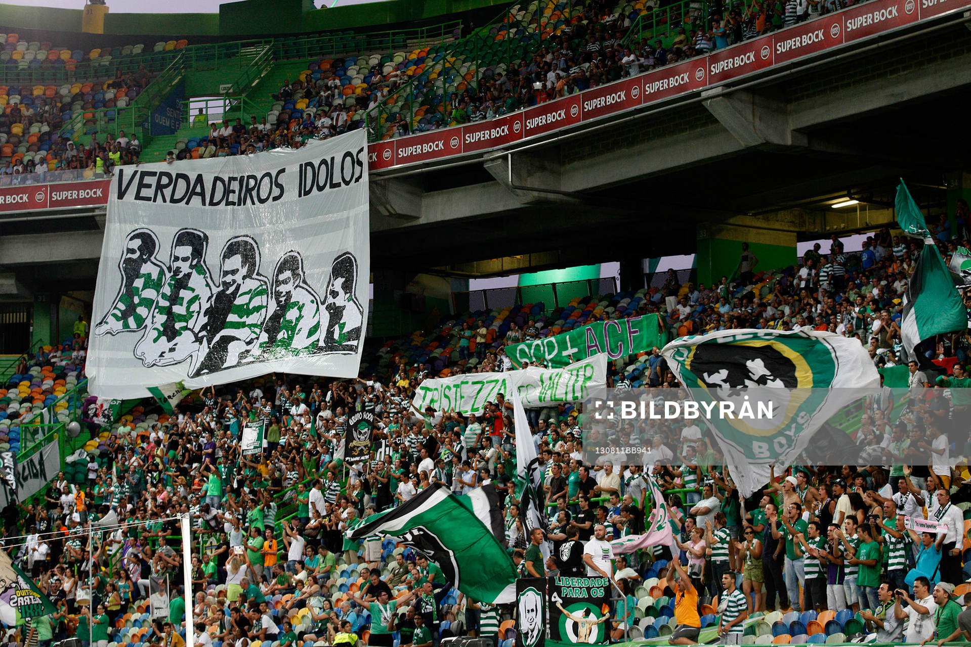  Fotboll, Troféu Cinco Violinos, Sporting - Fiorentina: Supporters  Sporting   - 11.08.2013 -  Sporting / Fiorentina - Match amical