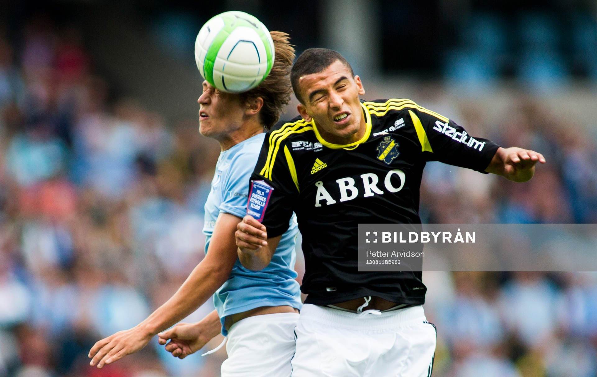 AIKs Nabil Bahoui i nickduell med Malmö FFs Simon Thern