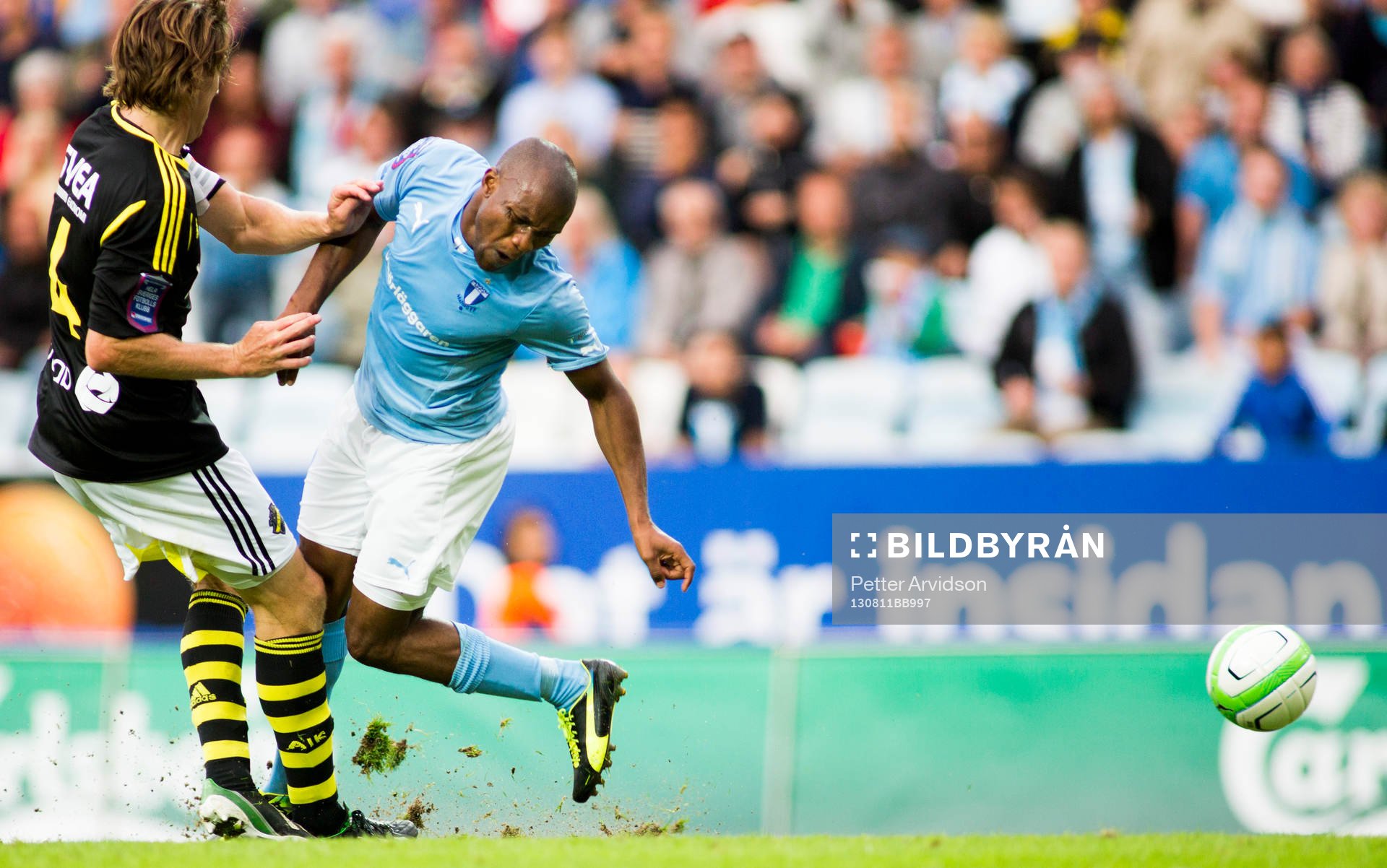 Malmö FFs Tokelo Rantie åker på en flygtur