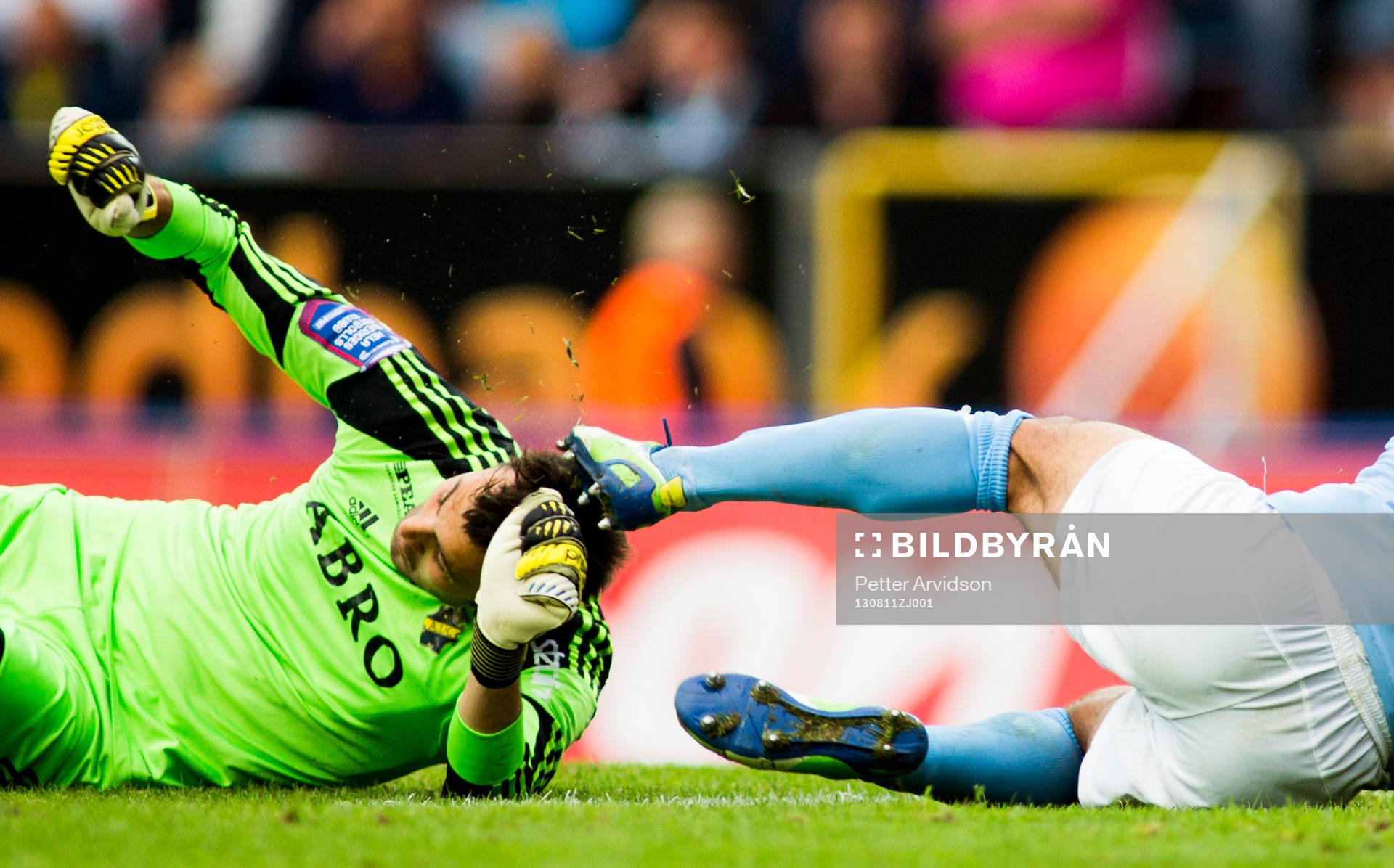 Malmö FFs Jiloan Hamad och AIKs målvakt Kyriakos