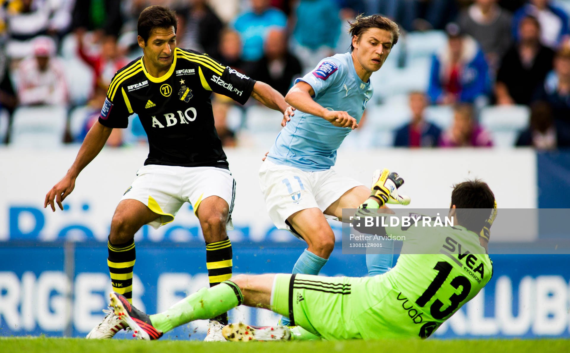 Malmö FFs Simon Thern och AIKs målvakt Kyriakos