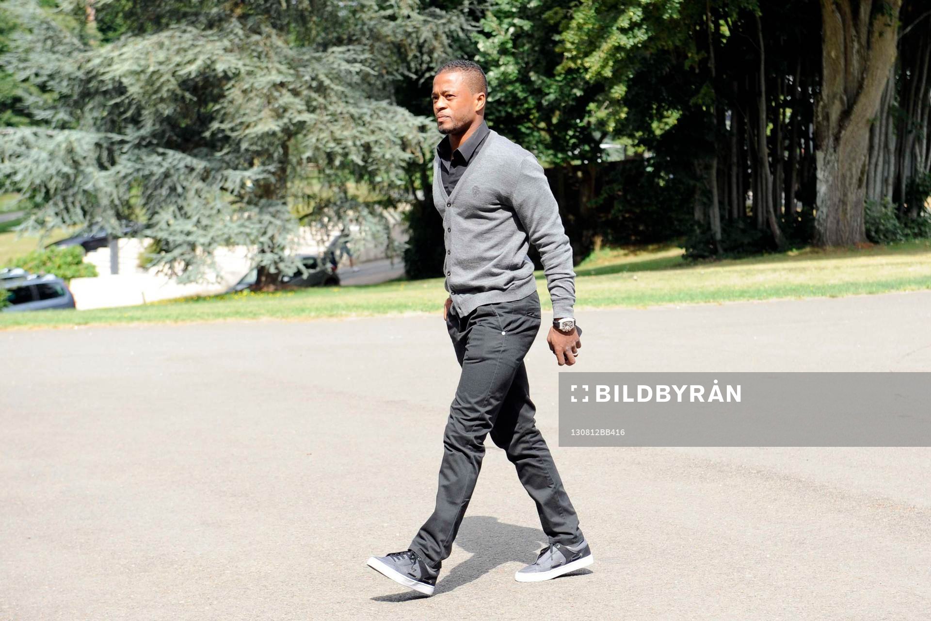 Patrice EVRA - 12.08.2013 - Arrivee a Clairefontaine -