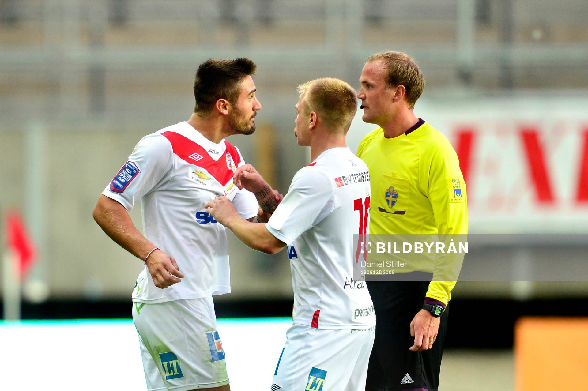 Assyriskas Sotiris Papagiannopoulus får rött kort i fotbollsmatchen mellan Örgryte och Assyriska i Superettan den 12 augusti 2013 i Göteborg .