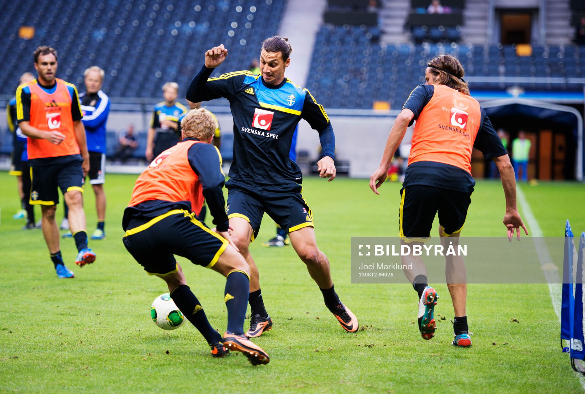 Zlatan Ibrahimovic dribblar