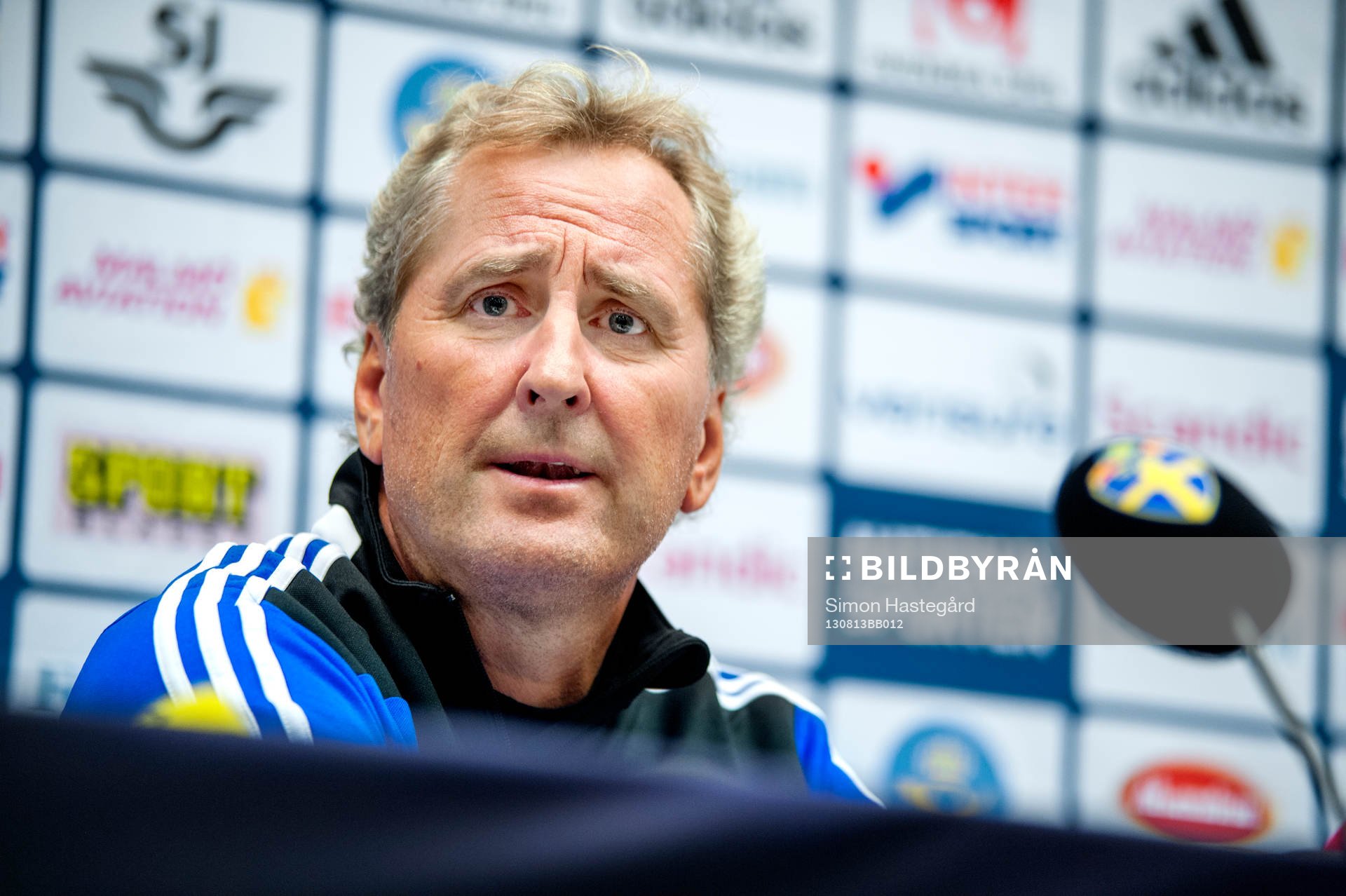 Fotboll, träning, inför Sverige - Norge: Erik Hamren, Förbundskapten Sverige  under presskonferensen efter Sveriges träning.