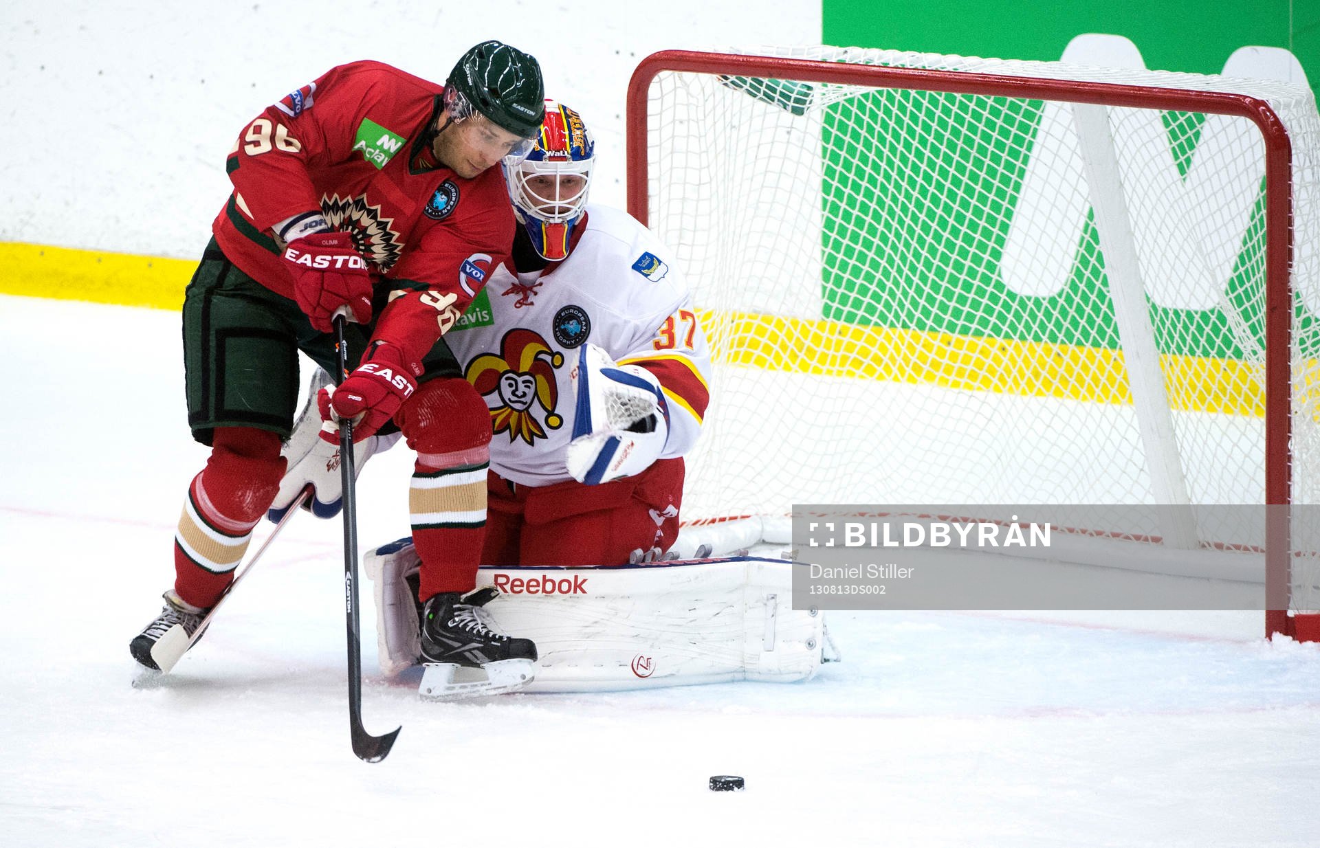 Frölundas Fabian Brunnström och Jokerits målvakt Eero