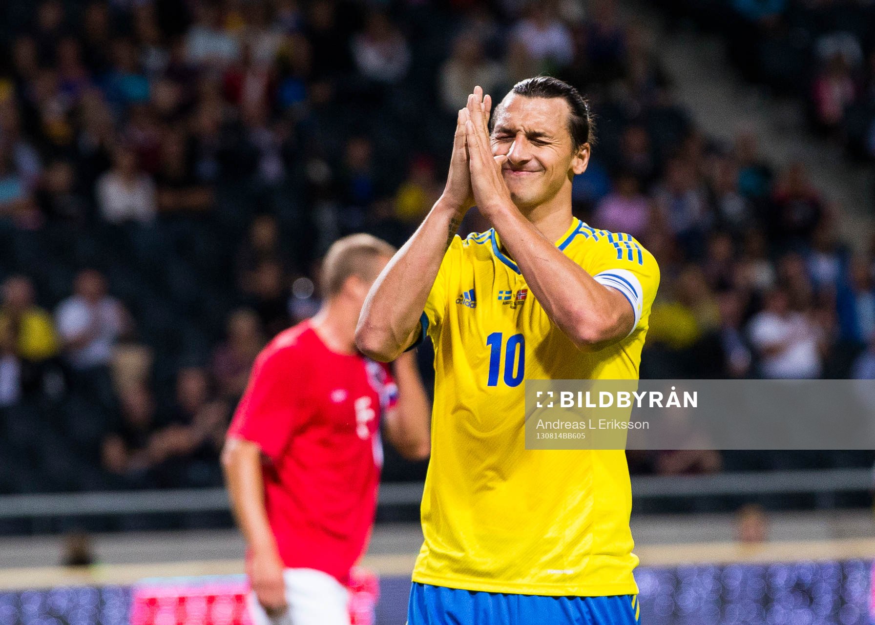 Sveriges Zlatan Ibrahimovic grimaserar