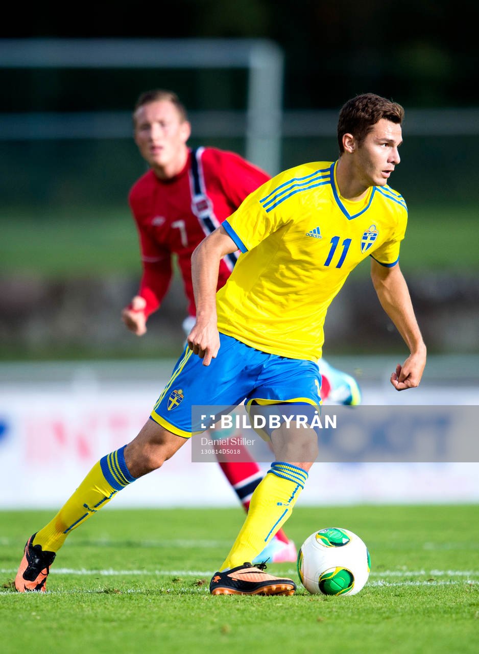 Sveriges Branimir Hrgotaunder träningsmatchen  mellan