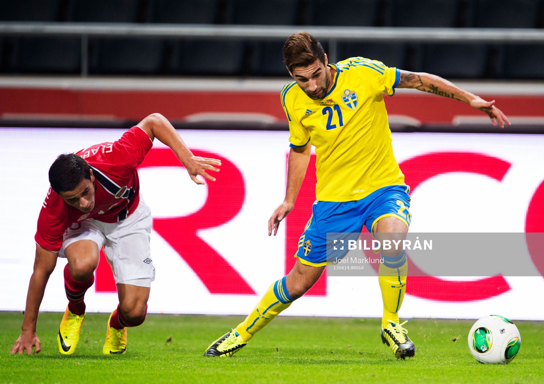 Norges Omar Elabdellaoui och Sveriges Jimmy Durmaz
