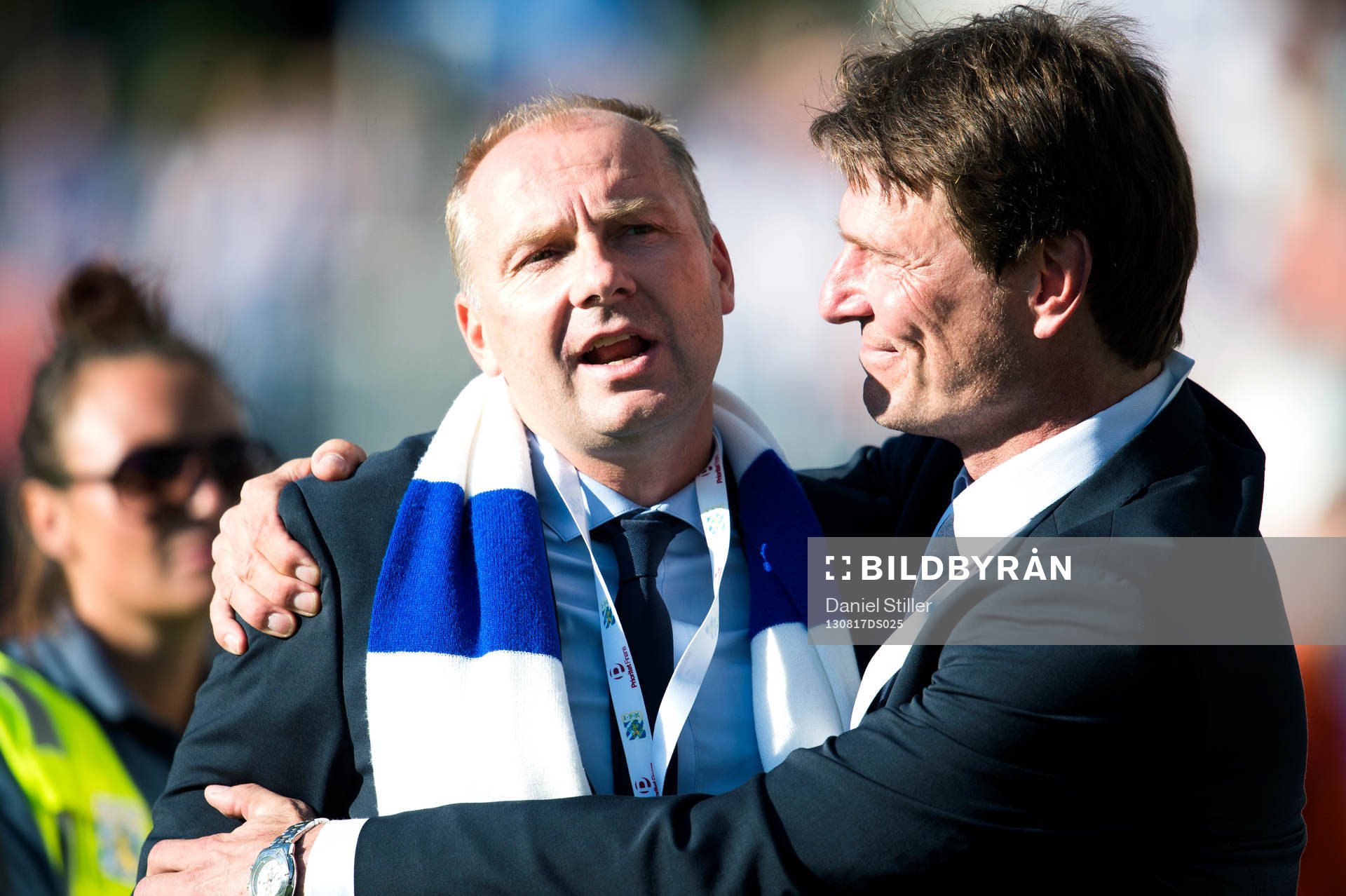 IFK Göteborgs klubbirektör Martin Kurzwelly kramar om
