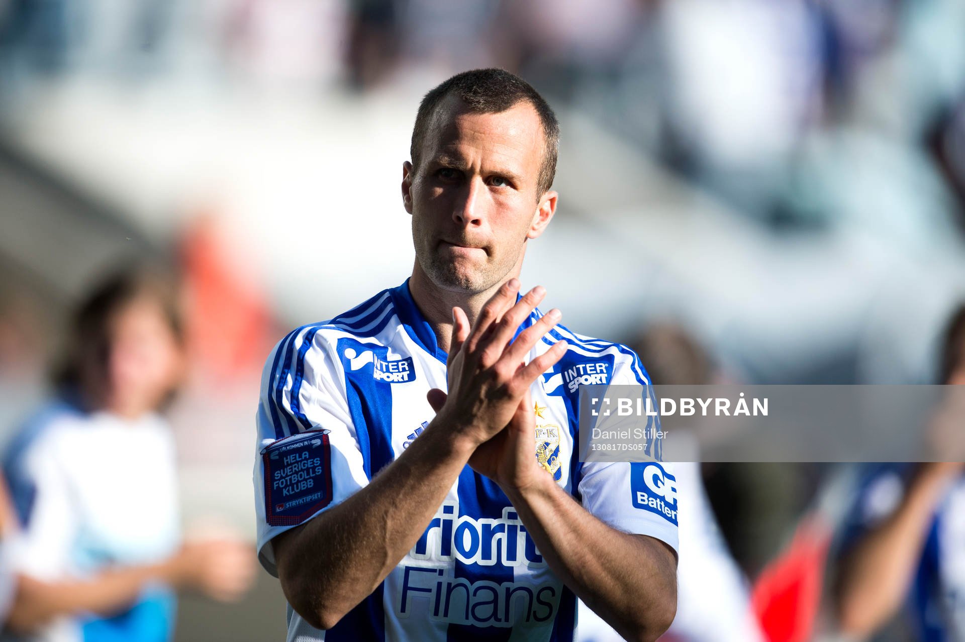 IFK Göteborgs Hjalmar Jonsson tackar publiken