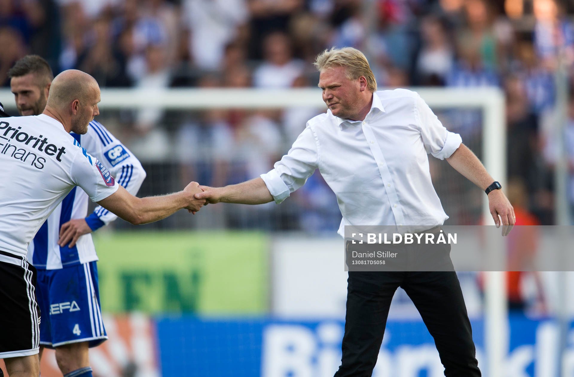 Elfsborgs tränare Jörgen Lennartsson tackar för matchen