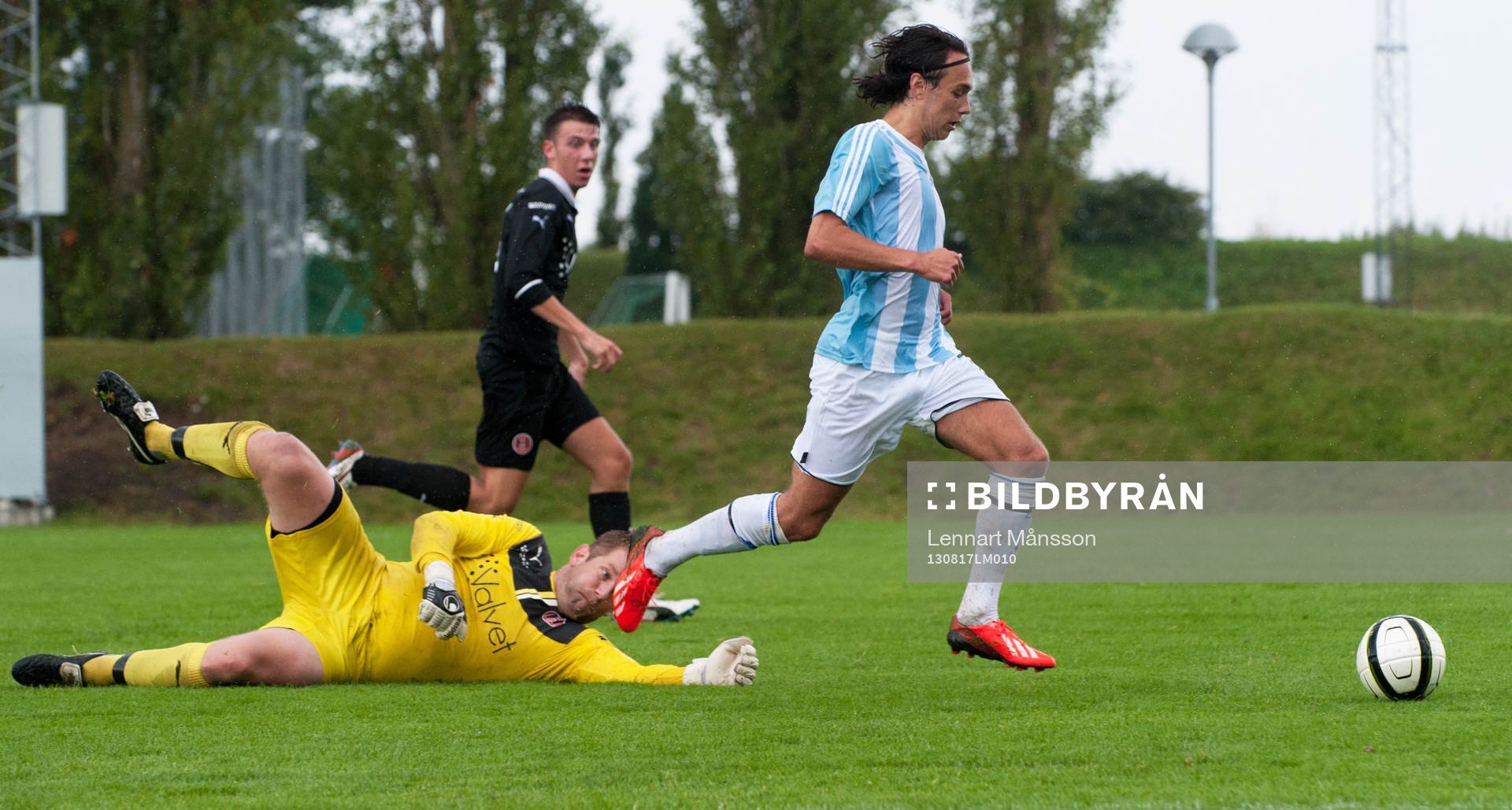 0-4 Karim Al-Asi, Hässleholm, rundar Hittarps-keepern och