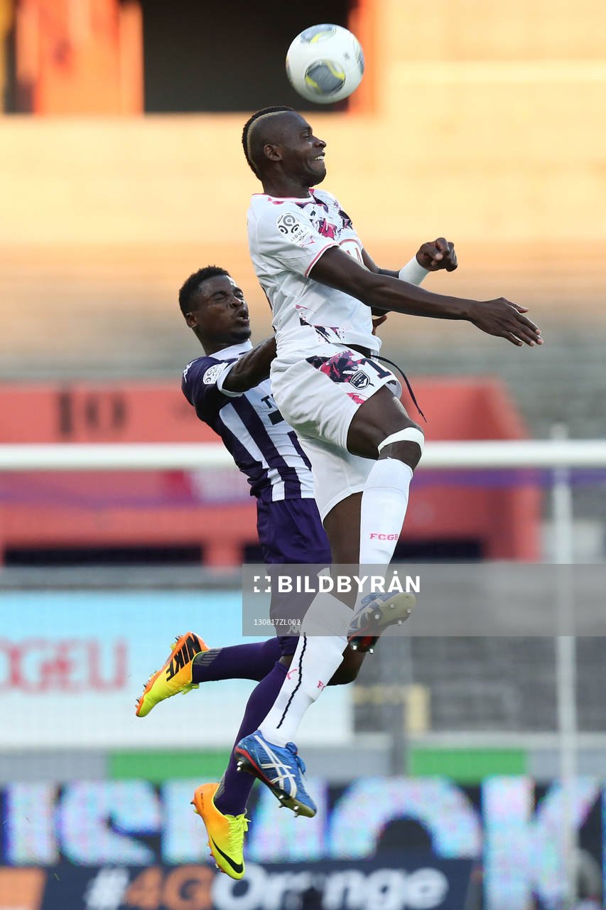  Fotboll, Franska ligan, Toulouse - Bordeaux: Cheick Diabate / Serge Aurier - 17.08.2013 - Toulouse / Bordeaux - 2 eme journee de Ligue 1 -