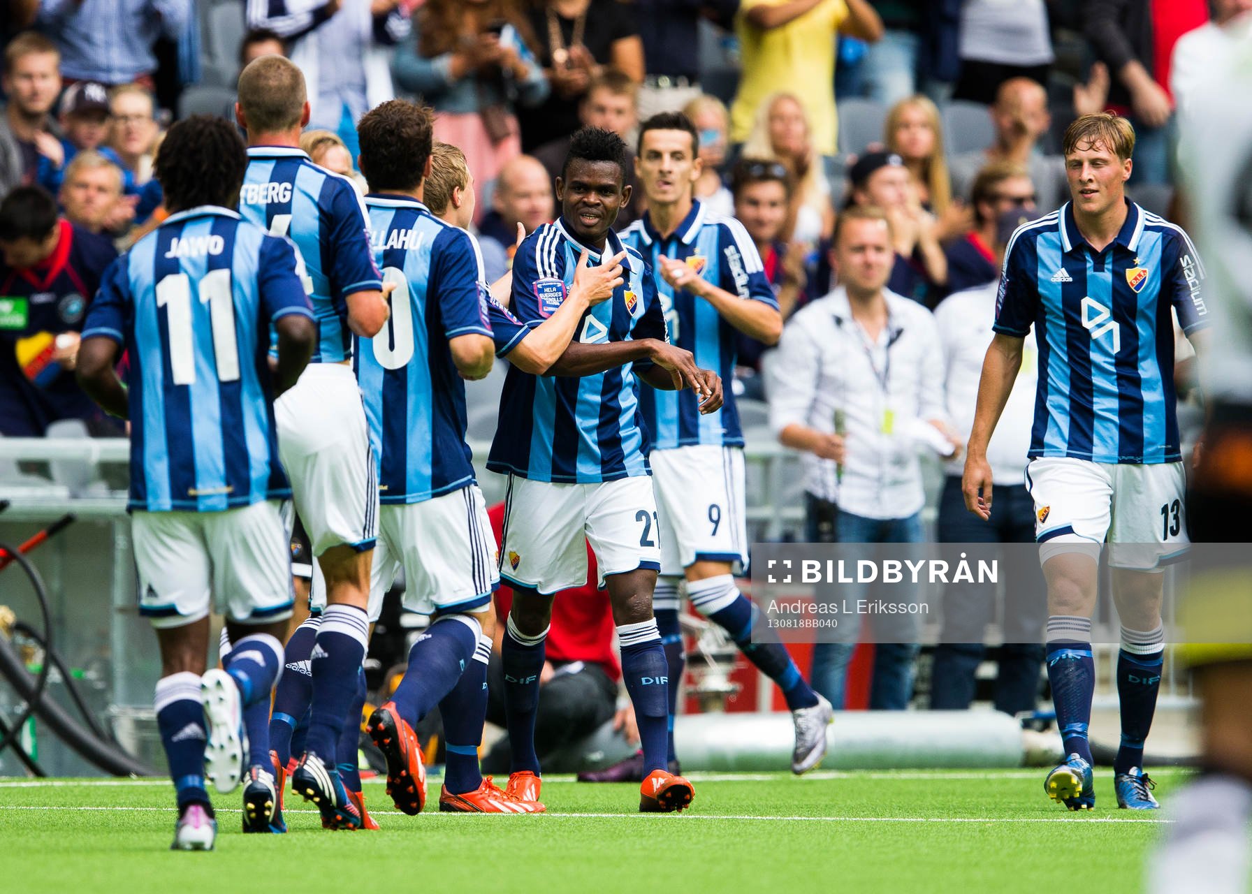 Djurgårdens Godsway Donyoh jublar tillsammans med sina lagkamrater efter att ha gjort 1-0 för Djurgården under fotbollsmatchen i Allsvenskan mellan Djurgården och Häcken den 18 augusti 2013 i Stockholm.