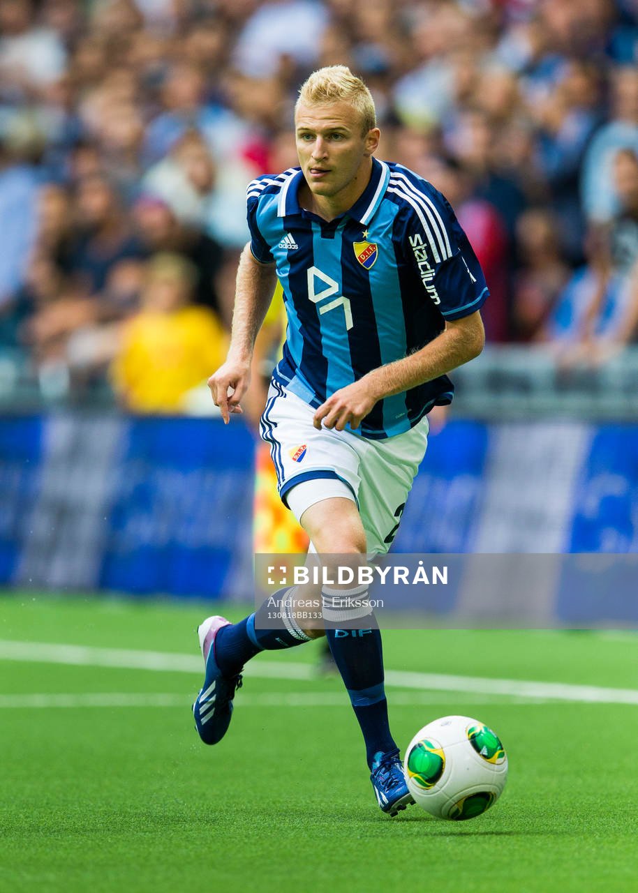 Djurgårdens Vytautas Andriuskevicius med bollen