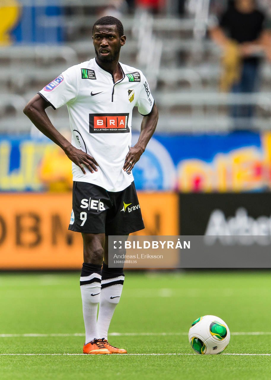 Häckens Dioh Williams med bollen