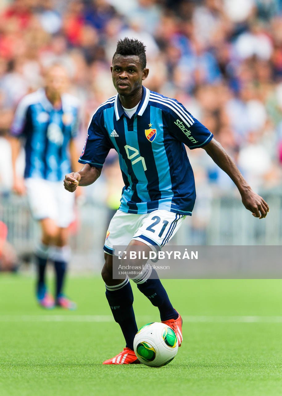 Djurgårdens Godsway Donyoh med bollen