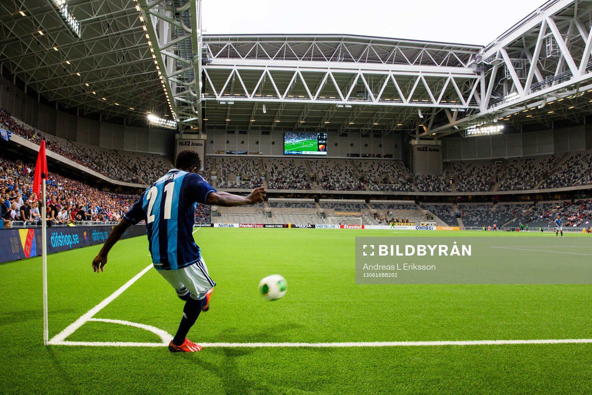 Djurgårdens Godsway Donyoh slår en hörna
