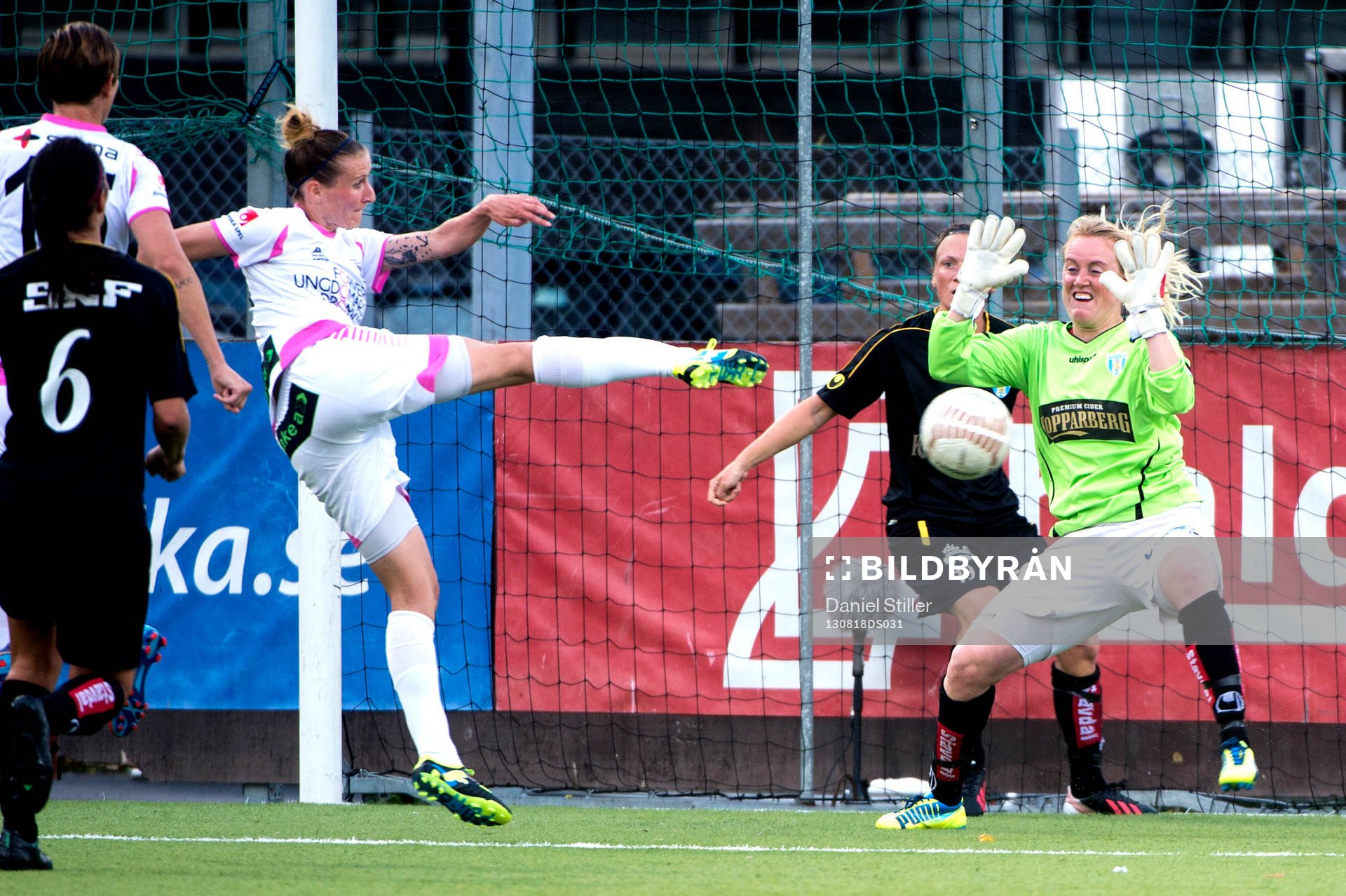Malmös Anja Mittag gör 2-0 bakom Kopparbergs Göteborgs
