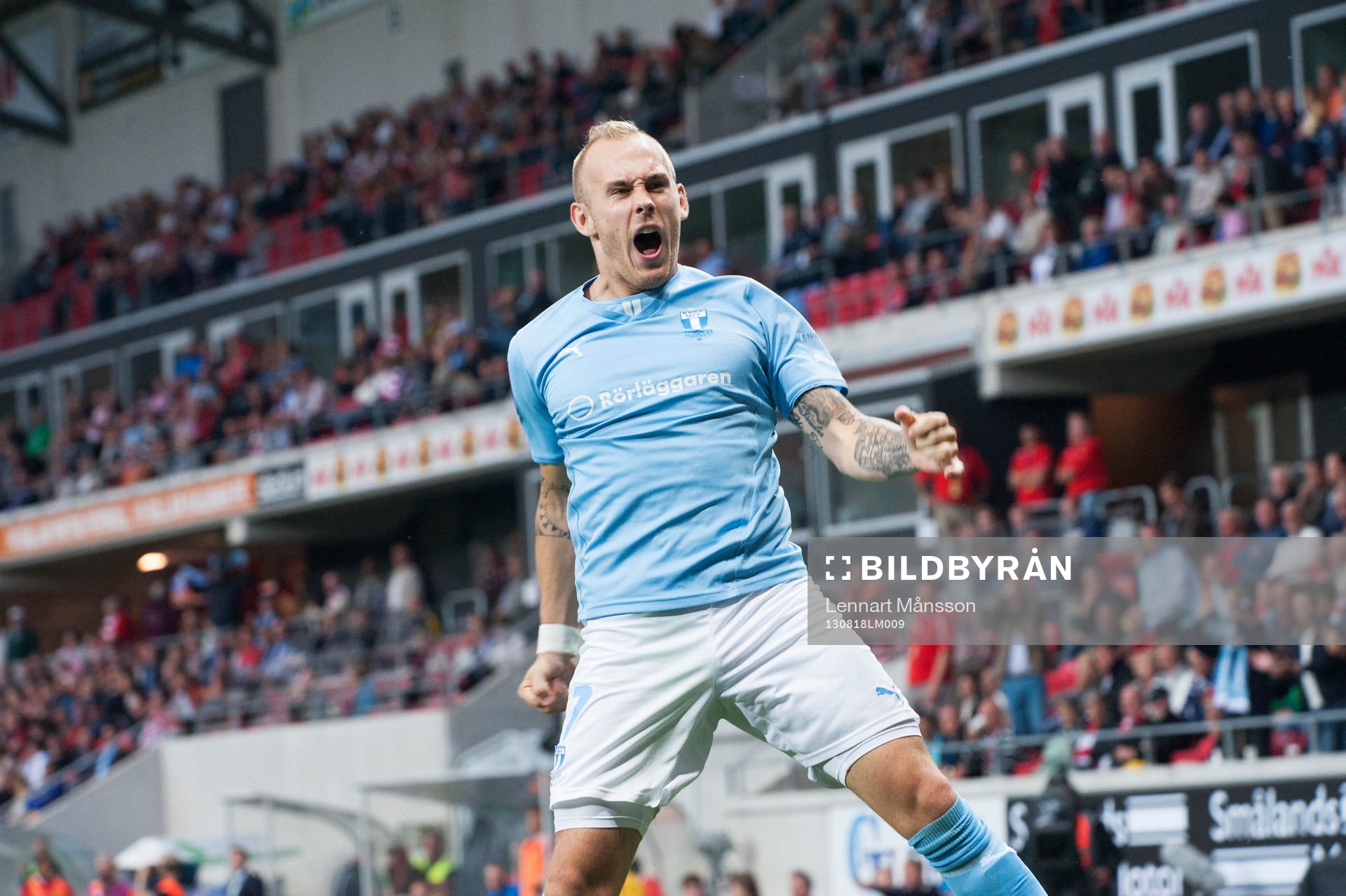 0-2 Magnus Eriksson, Malmö, lobbar över Etrit Berisha,