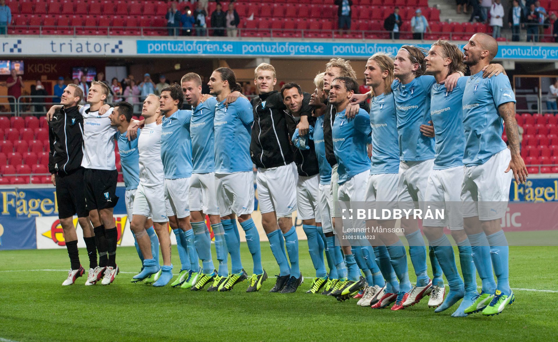 Malmös spelare tackar publiken, i