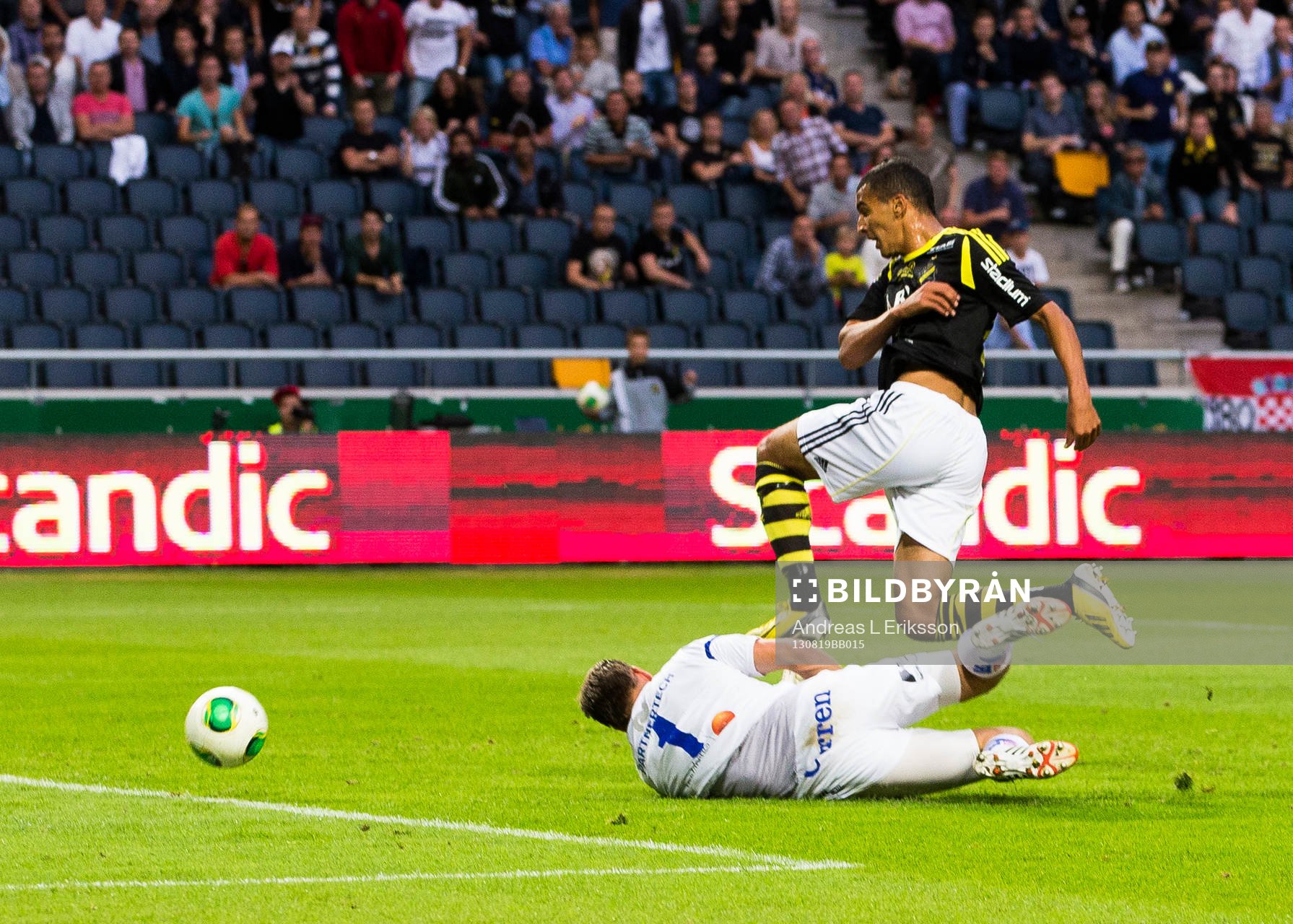 AIKs Nabil Bahoui gör 1-0 för AIKs bakom Åtvidabergs