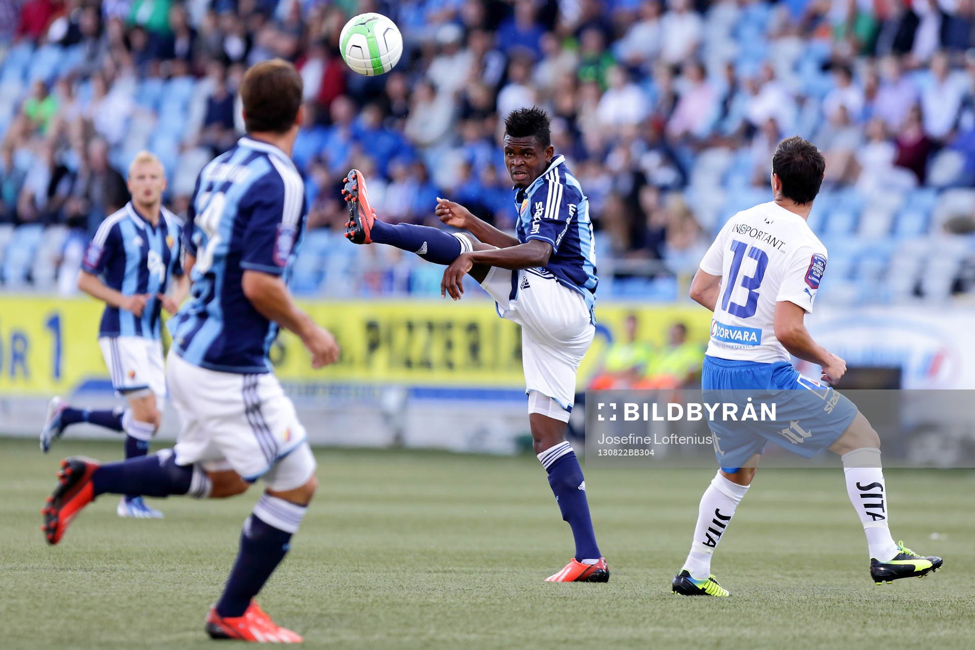 Djurgårdens Godsway Donyoh i fotbollsmatchen mellan