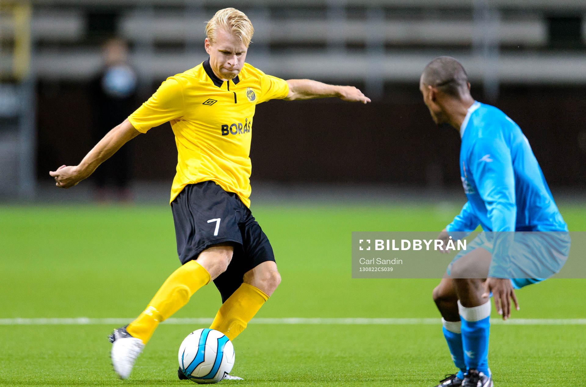 Elfsborgs Johan Larsson laddar för skott