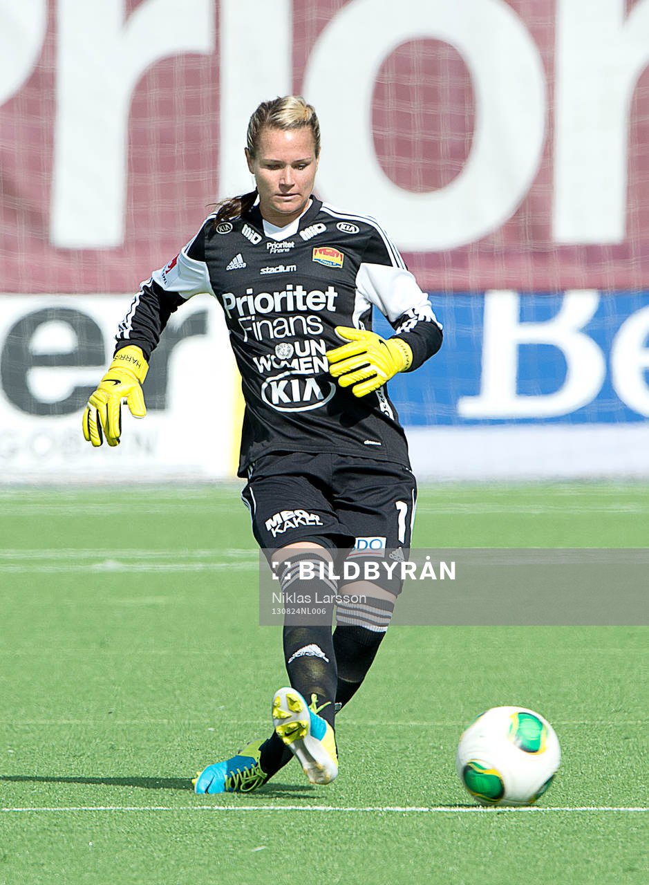 Ashlyn Harris, målvakt Tyresö under en fotbollsmatch i damallsvenskan mellan Tyresö och Jitex, den 24 augusti 2013 i Stockholm, Sverige. 