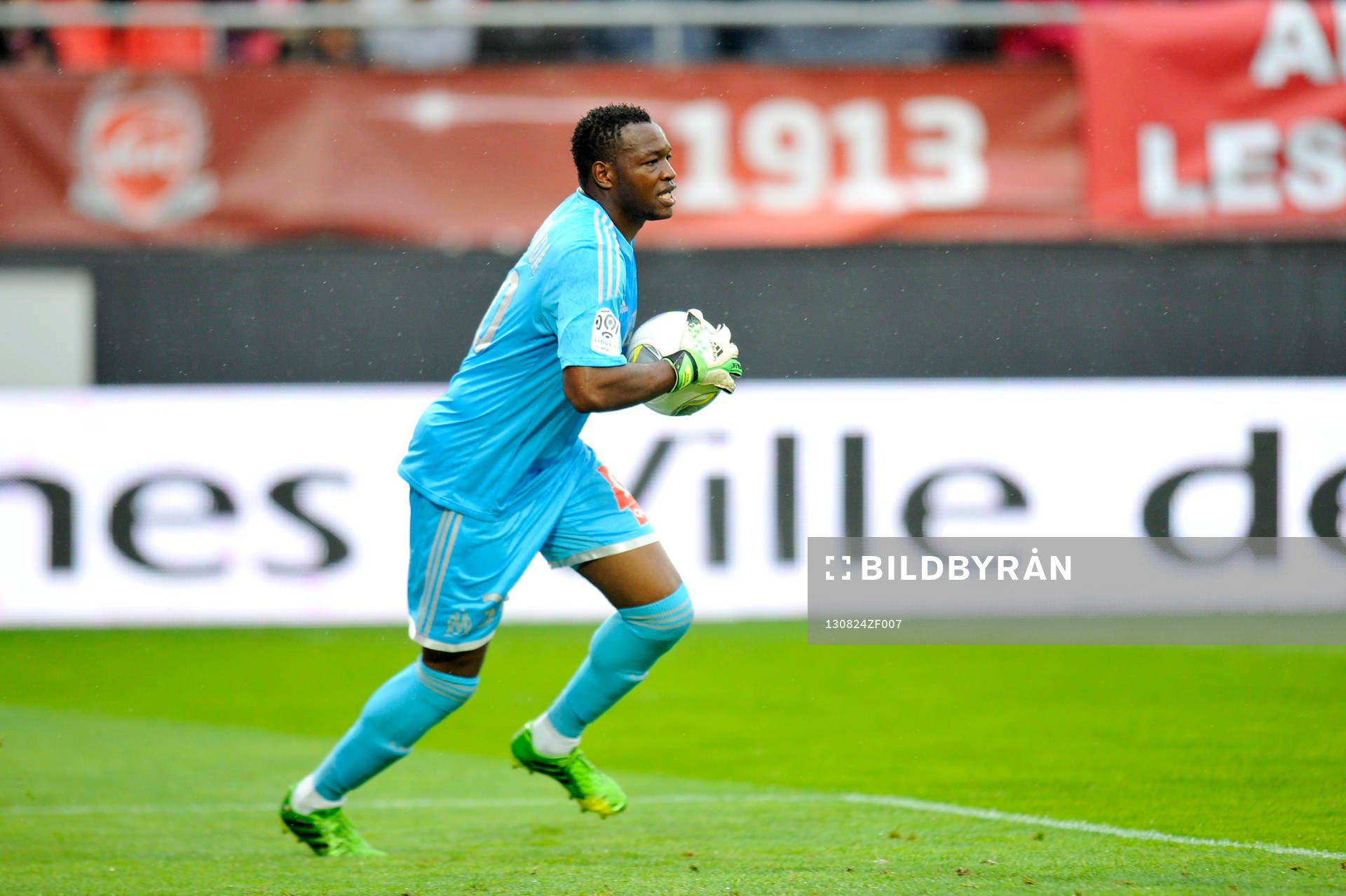  Fotboll, Lique 1, Valenciennes - Marseille: Steve MANDANDA - 24.08.2013 - Valenciennes / Marseille - 3eme Journee de Ligue 1
