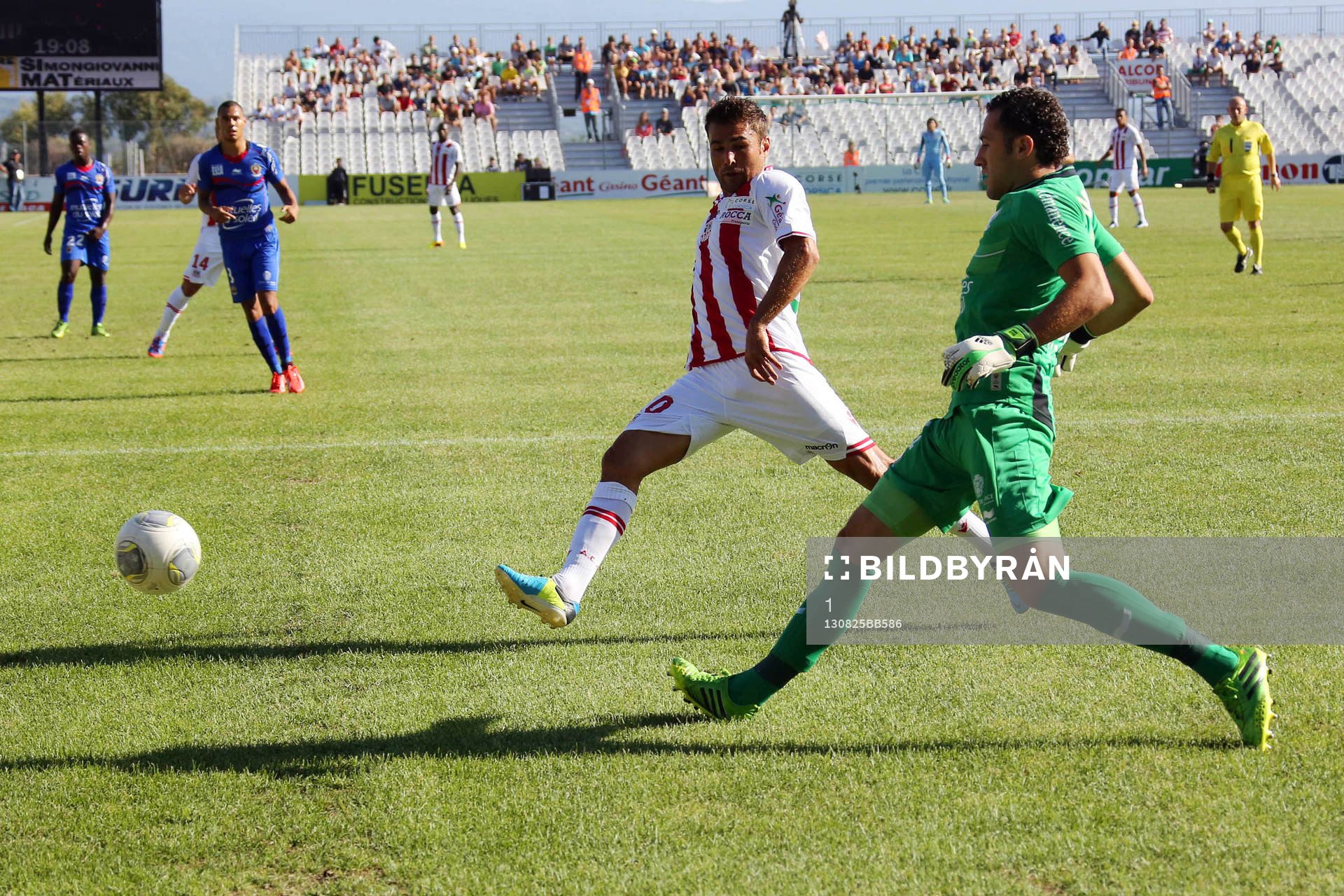 Adrian MUTU / David OSPINA - 25.08.2013 - Ajaccio / Nice -