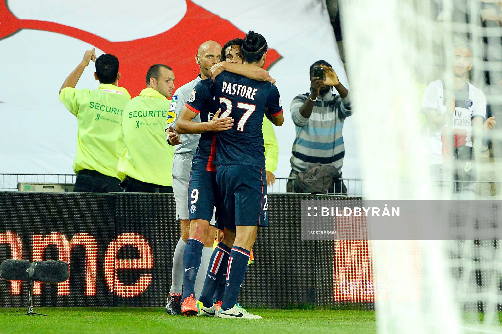 Joie Edinson CAVANI - 25.08.2013 - Nantes / Paris Sant