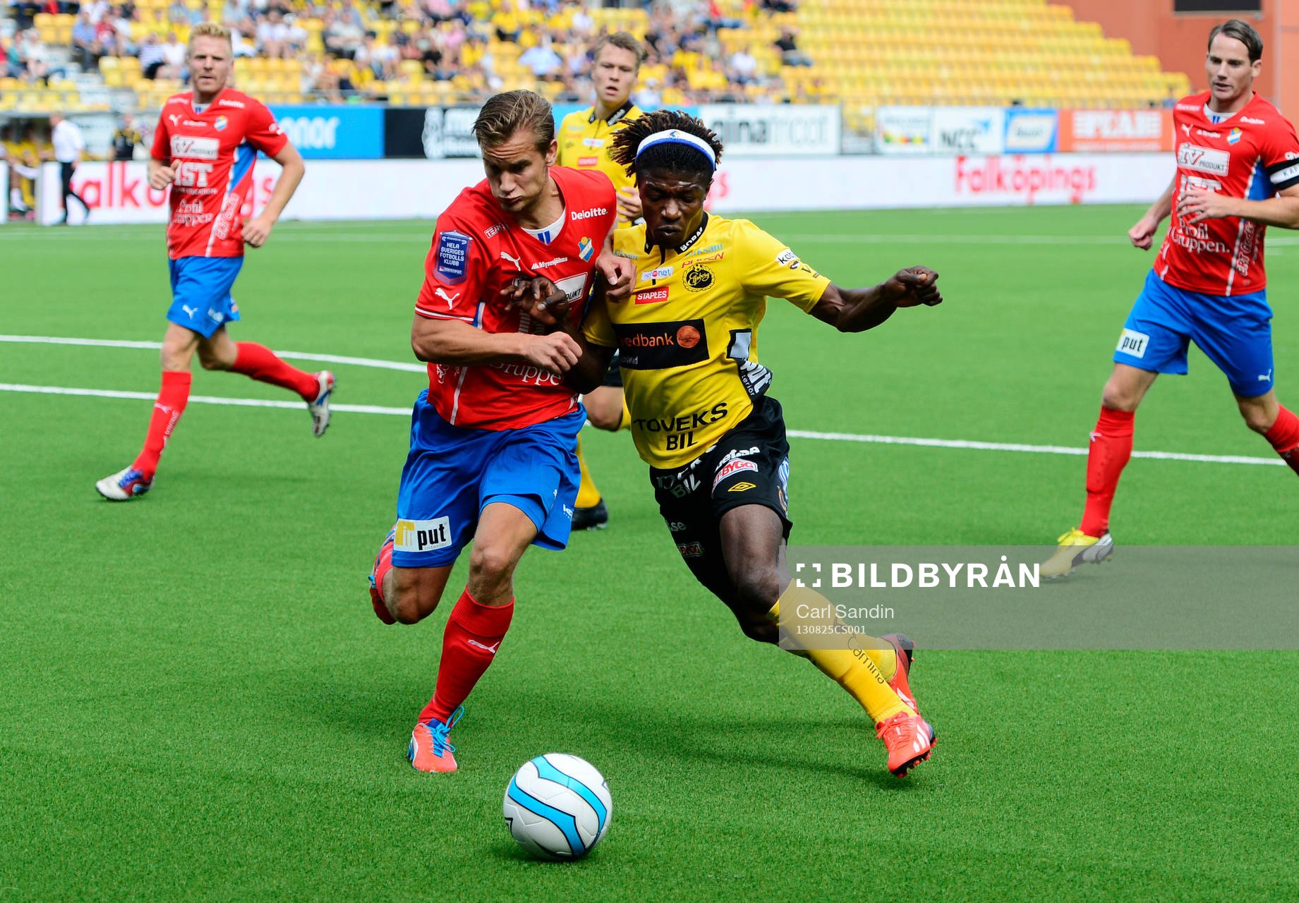 Östers Månz Karlsson och Elfsborgs Mohamed Bangura