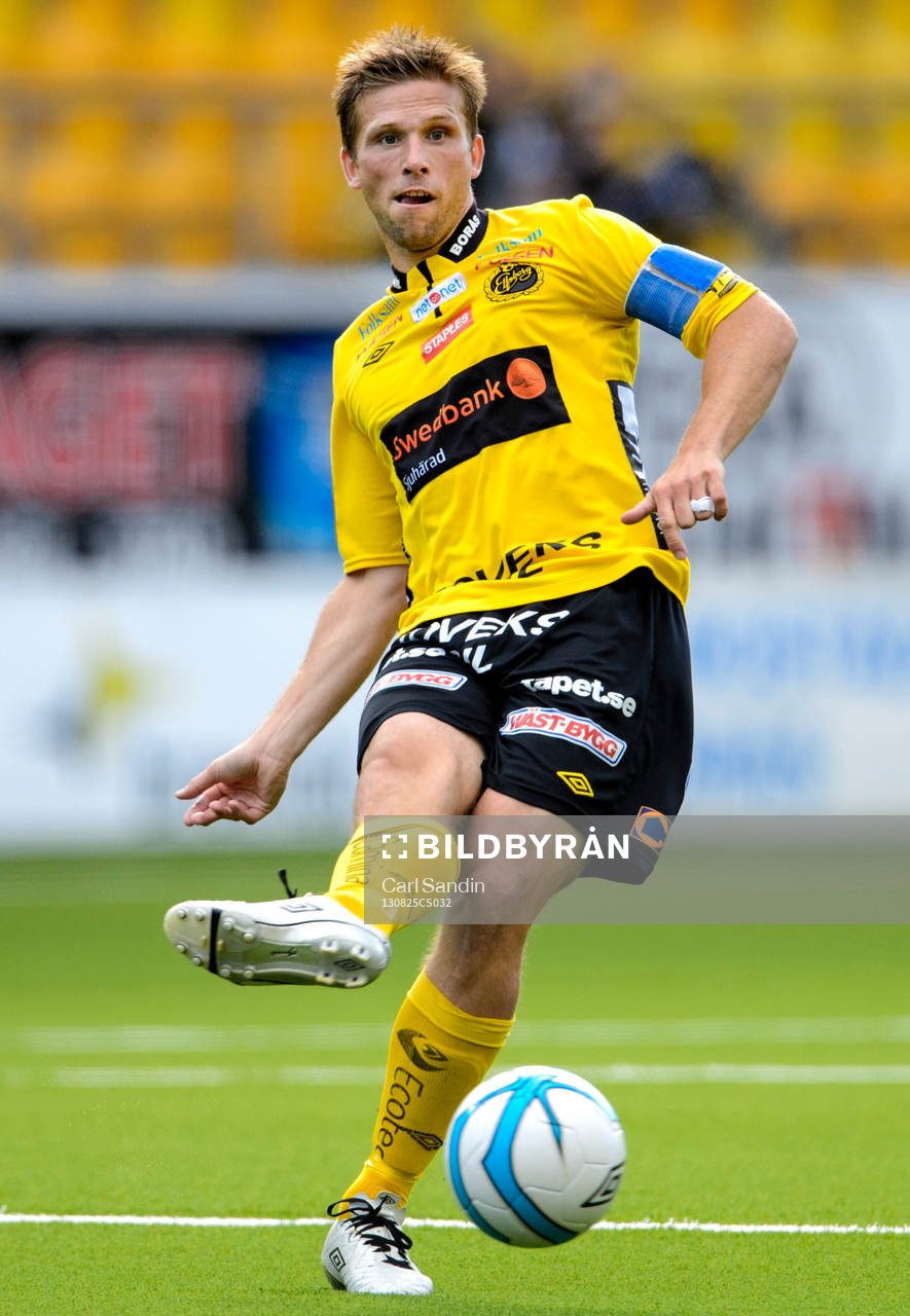 Elfsborgs Anders Svensson passar bollen