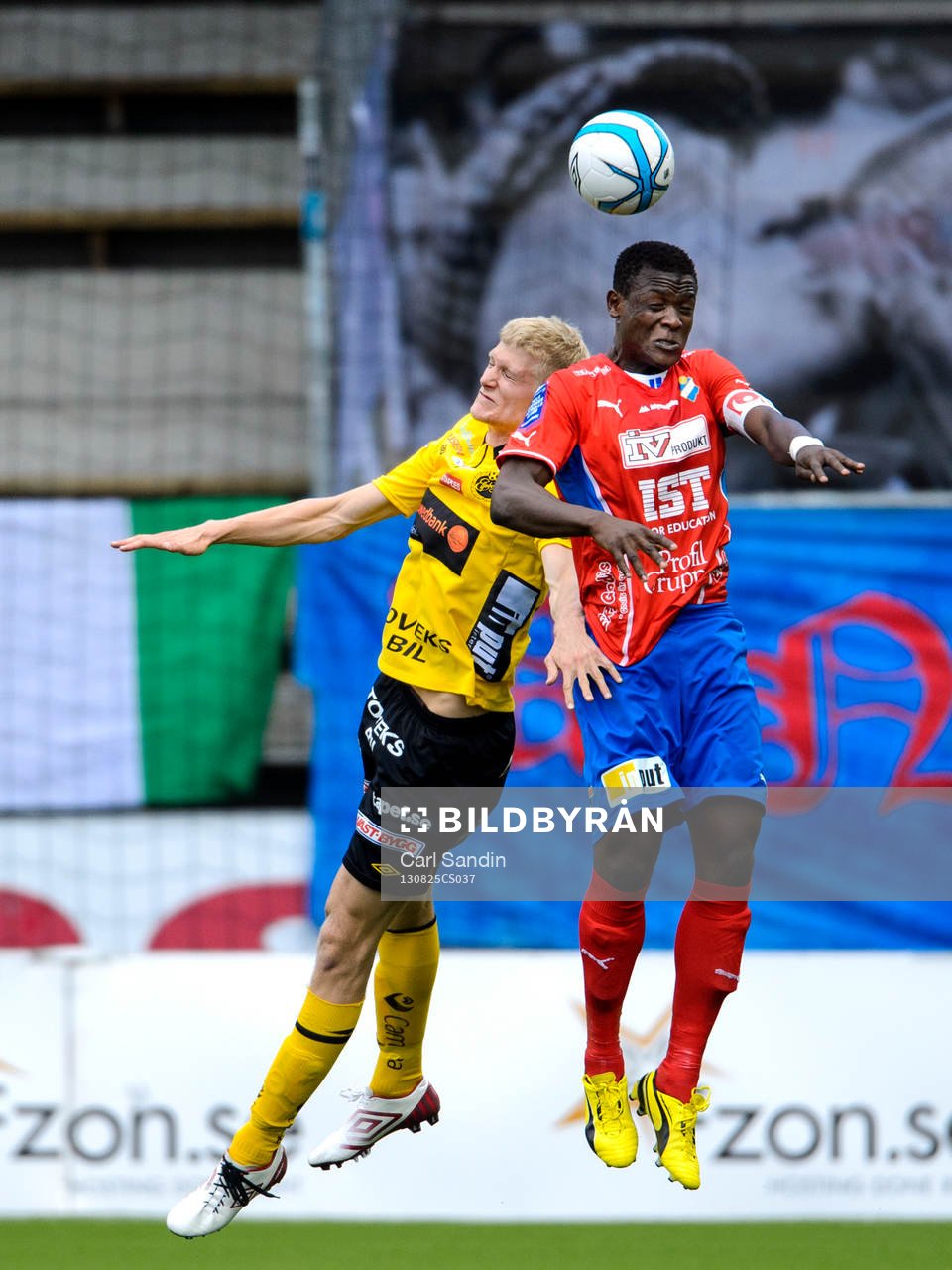 Nickduell mellan Elfsborgs Tom Söderberg och Östers Salisu Abdullahi Gero under fotbollsmatchen i Allsvenskan mellan Elfsborg och Öster 25 augusti 2013 i Borås.